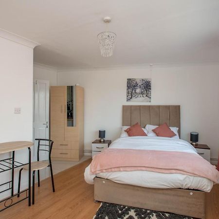 Modern Apartments In Bromley, Greater London Near Tesco And Sundridge Park Station Exterior photo